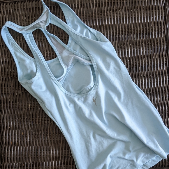 🔥 Athletic Yoga Tank Top - Picture 2 of 4